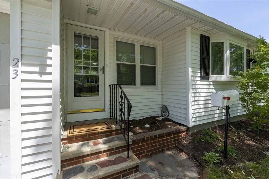 23 Portland Road Braintree, MA 02184 - Photo 3 of 42