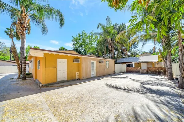 $2,750 | 6929 1/2 Amigo Avenue, Reseda, CA 91335