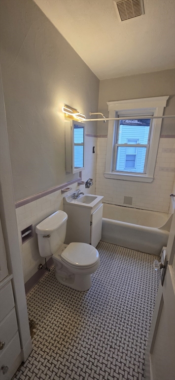 38 Estes Street, Unit 15 Lynn, MA 01902 - Photo 4 of 4