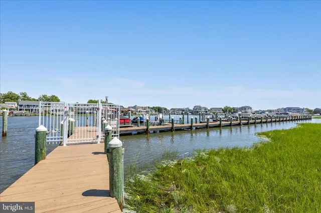 a view of house with garden space