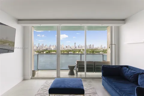 $1,200,000 | 650 West Avenue, Unit 1503, Miami Beach, FL 33139