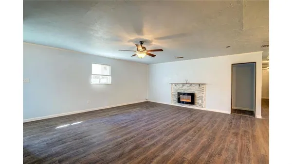 $180,000 | 208 Miller Street, Mount Vernon, TX 75457