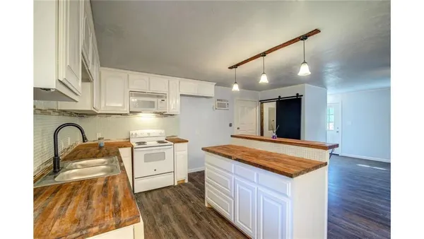 $180,000 | 208 Miller Street, Mount Vernon, TX 75457