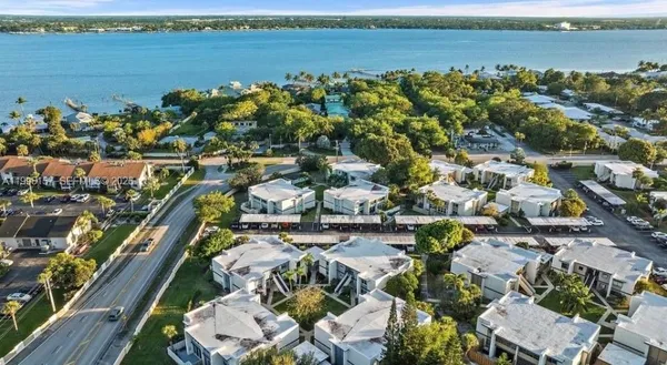 $2,000 | 1561 Northeast 12th Terrace, Unit ##, Jensen Beach, FL 34957