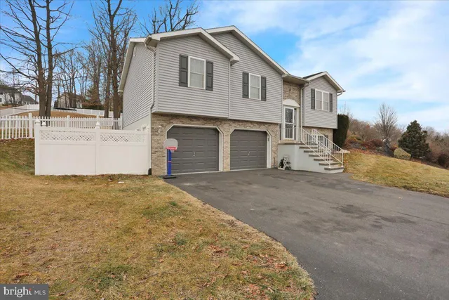 $320,000 | 32 Jack And Jill Drive, Schuylkill Haven, PA 17972