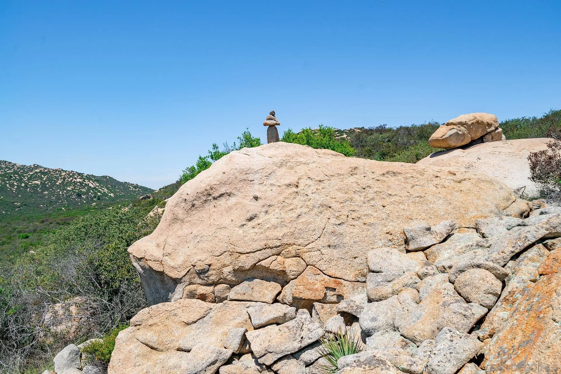 Rainbow Heights Road Fallbrook, CA 92028 - Photo 9 of 19 a view of a backyard of the house