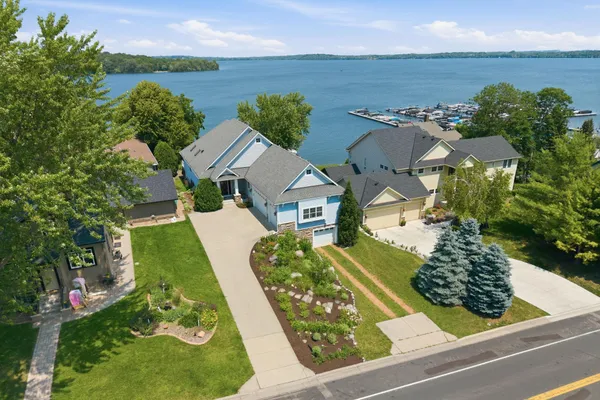 $1,995,000 | 208 East Lake Street, Waconia, MN 55387