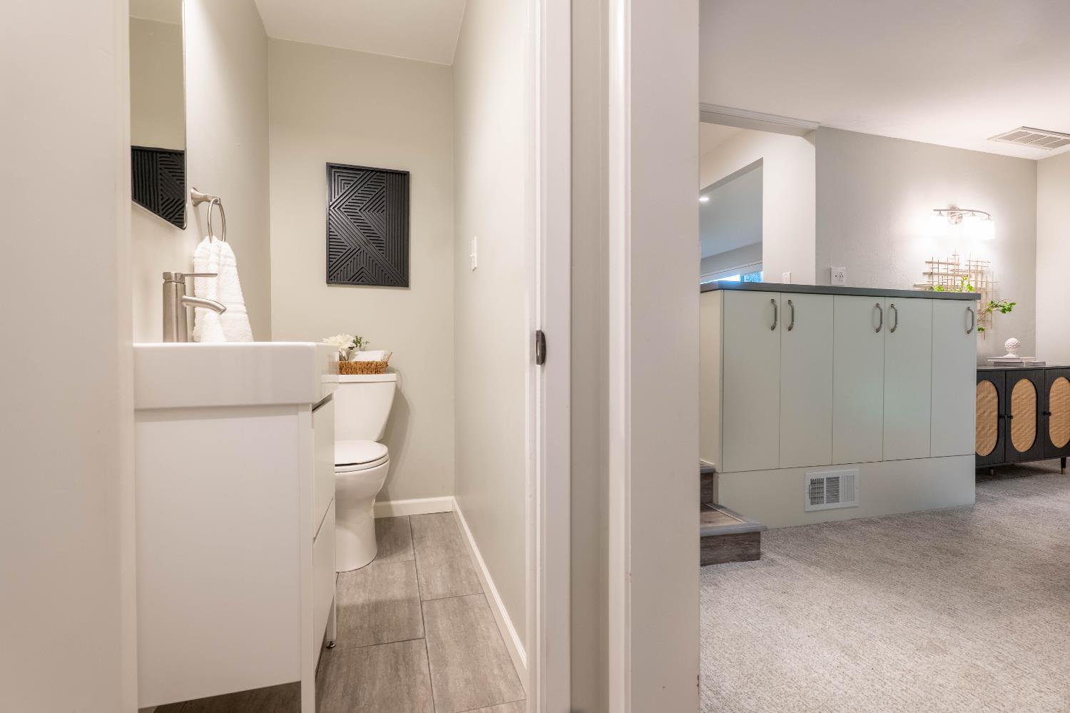 4631 Nickles Way Sacramento, CA 95864 - Photo 18 of 40 a bathroom with a toilet