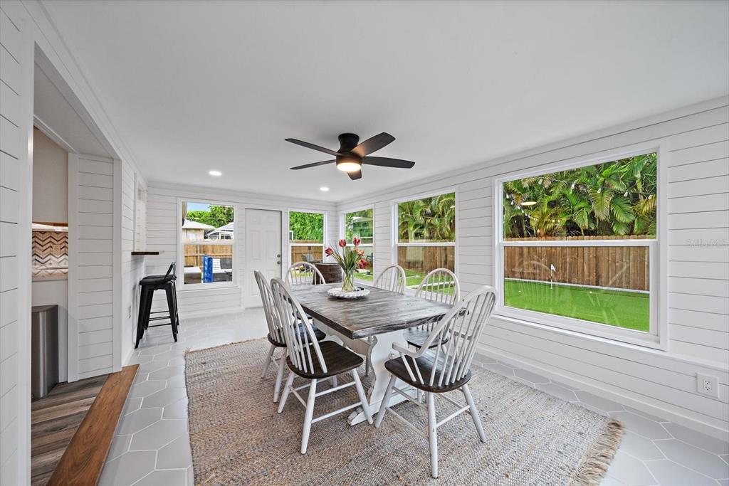 852 Acadia Road Venice, FL 34293 - Photo 16 of 48 Gallery Image 16