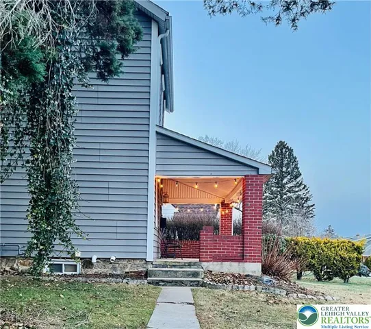 $337,000 | 302 North 2nd Street, Emmaus, PA 18049