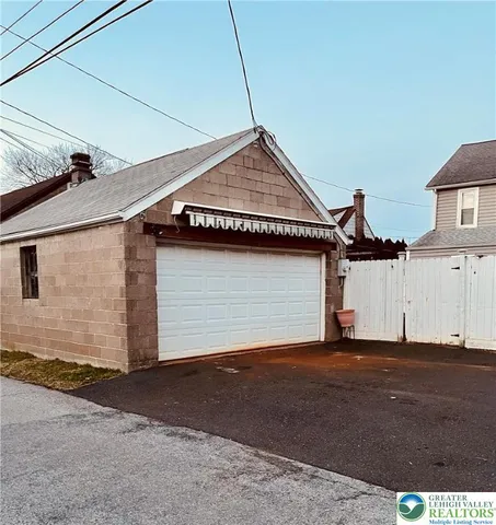 $337,000 | 302 North 2nd Street, Emmaus, PA 18049