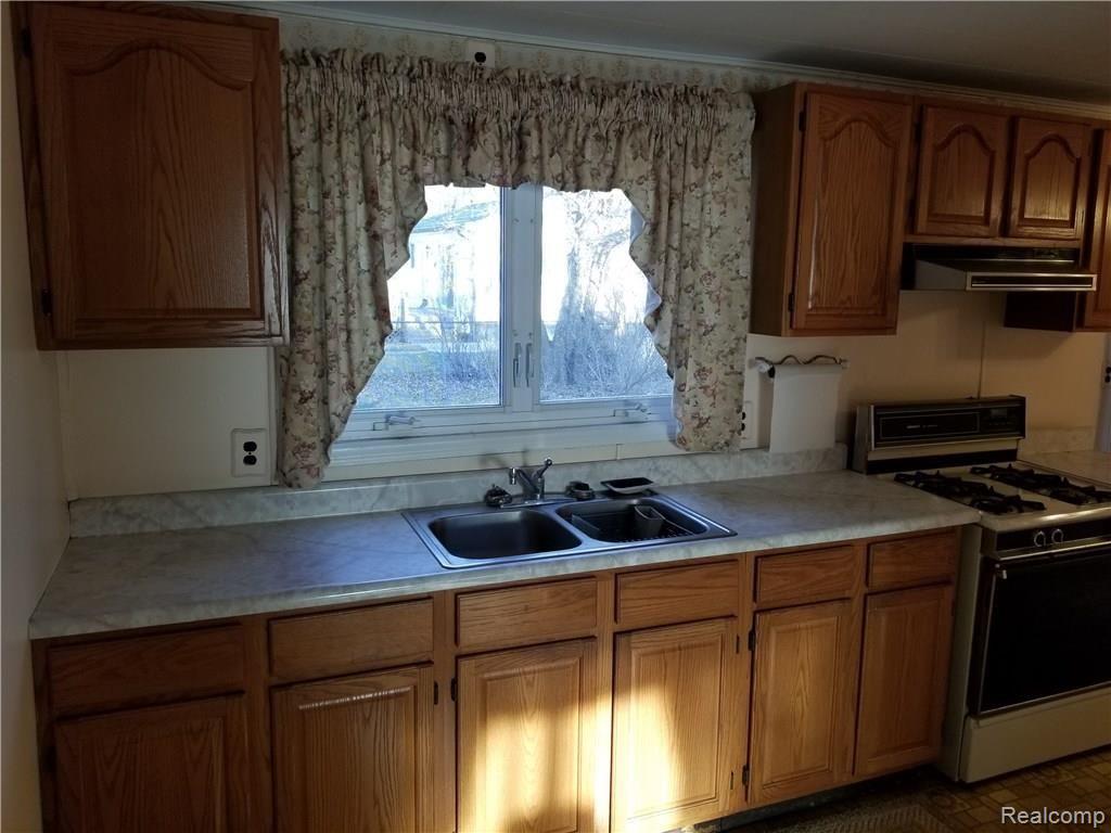 4231 Hannan Road Wayne, MI 48184 - Photo 5 of 21