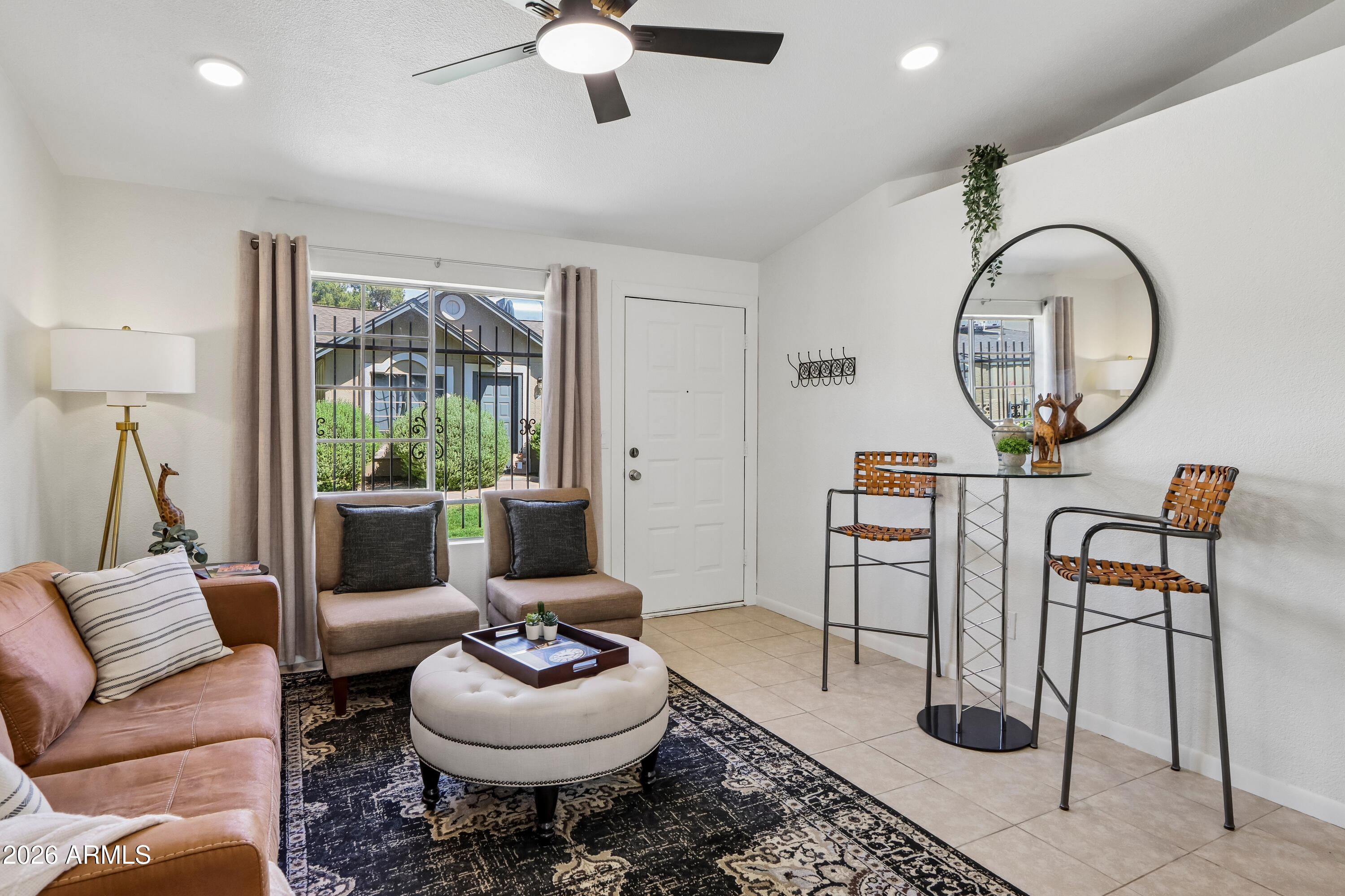 6711 West Osborn Road, Unit 41 Phoenix, AZ 85033 - Photo 9 of 29 Living Room