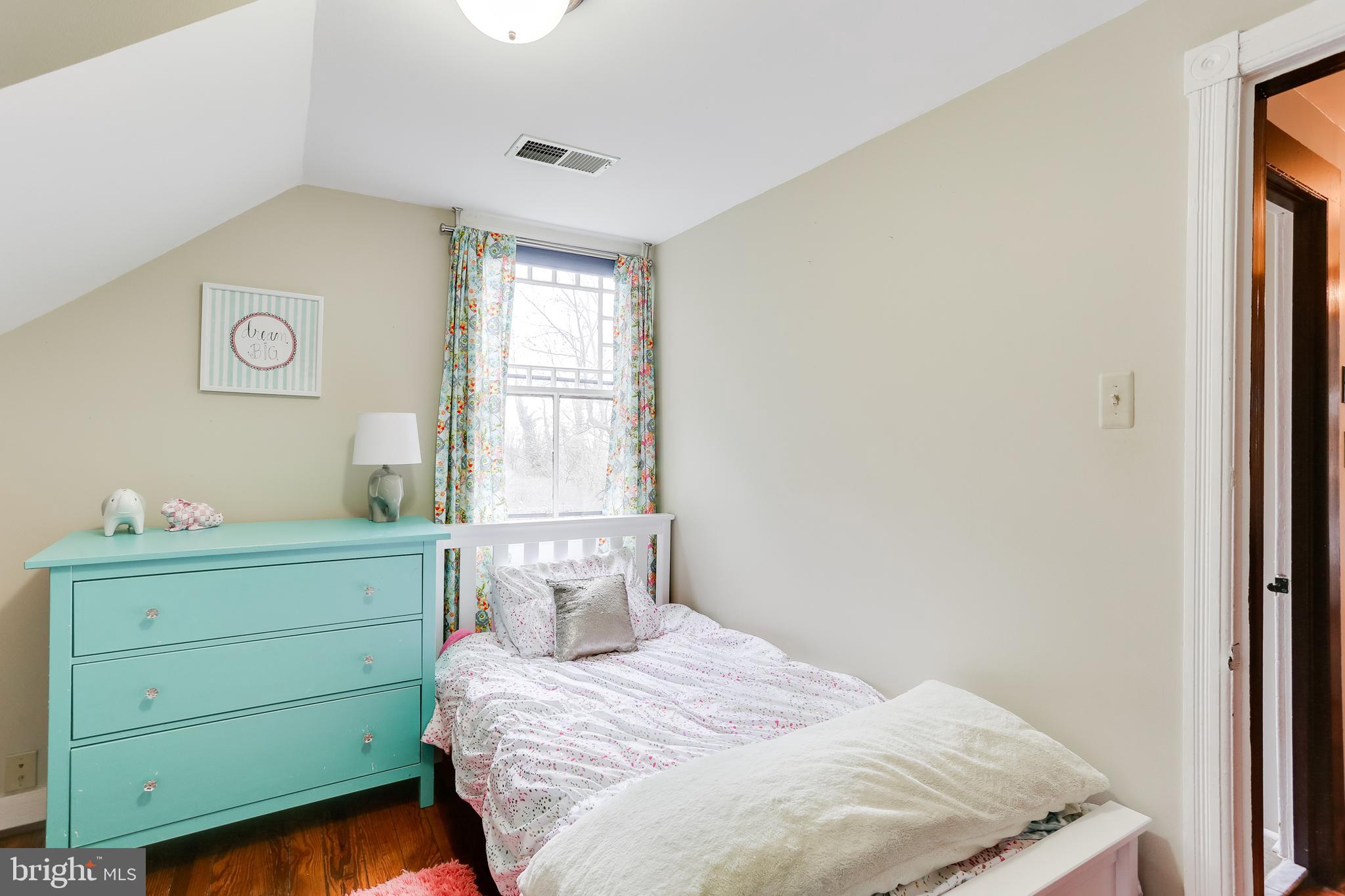 1911 Altavue Road Baltimore, MD 21228 - Photo 20 of 40 Bedroom