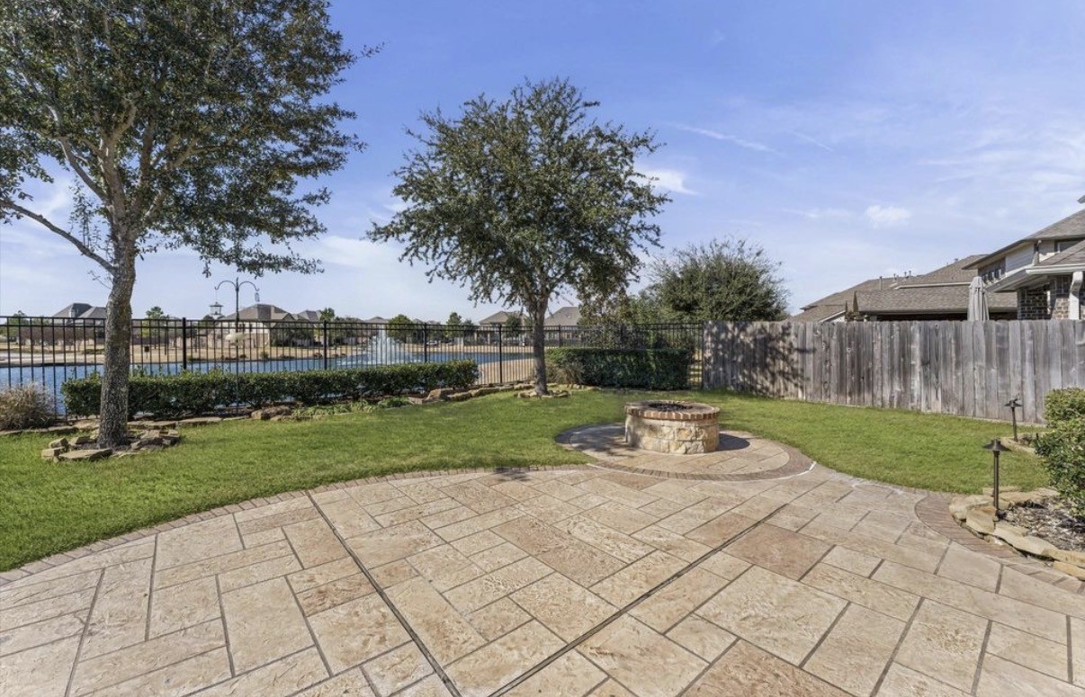 10811 Gates Randal Court Cypress, TX 77433 - Photo 3 of 12
