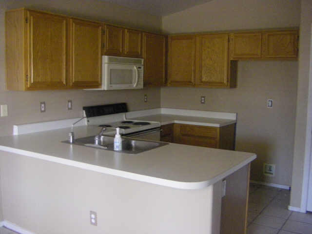 1405 East Mineral Road Gilbert, AZ 85234 - Photo 3 of 6 Kitchen