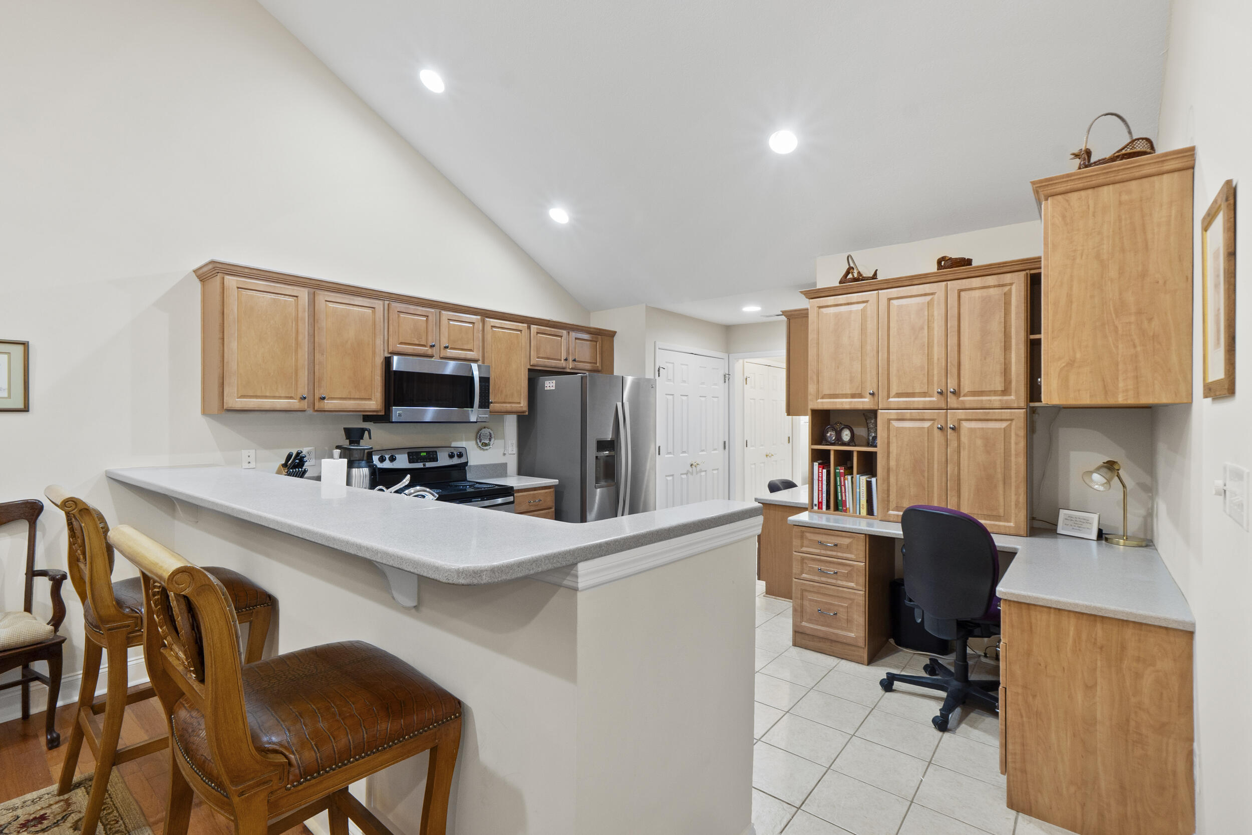2437 Baskette Way Chattanooga, TN 37421 - Photo 9 of 27 Eat-In Kitchen