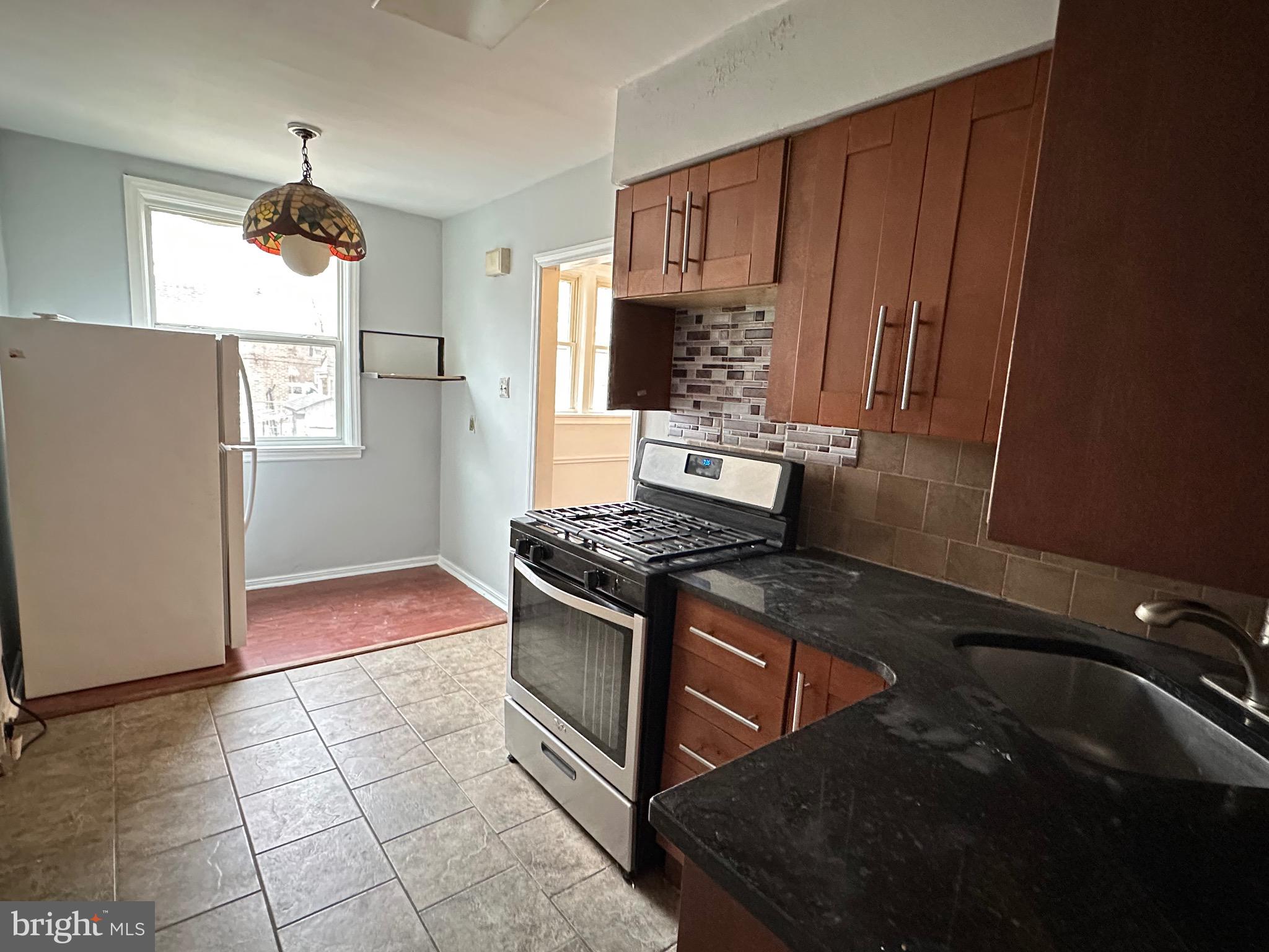 3237 Tyson Avenue Philadelphia, PA 19149 - Photo 5 of 10