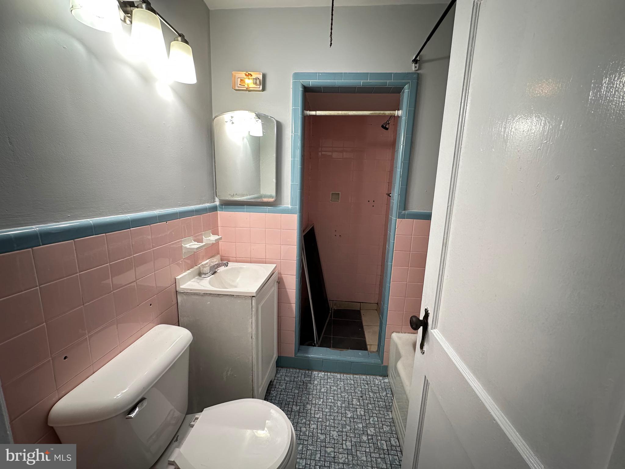 3237 Tyson Avenue Philadelphia, PA 19149 - Photo 8 of 10