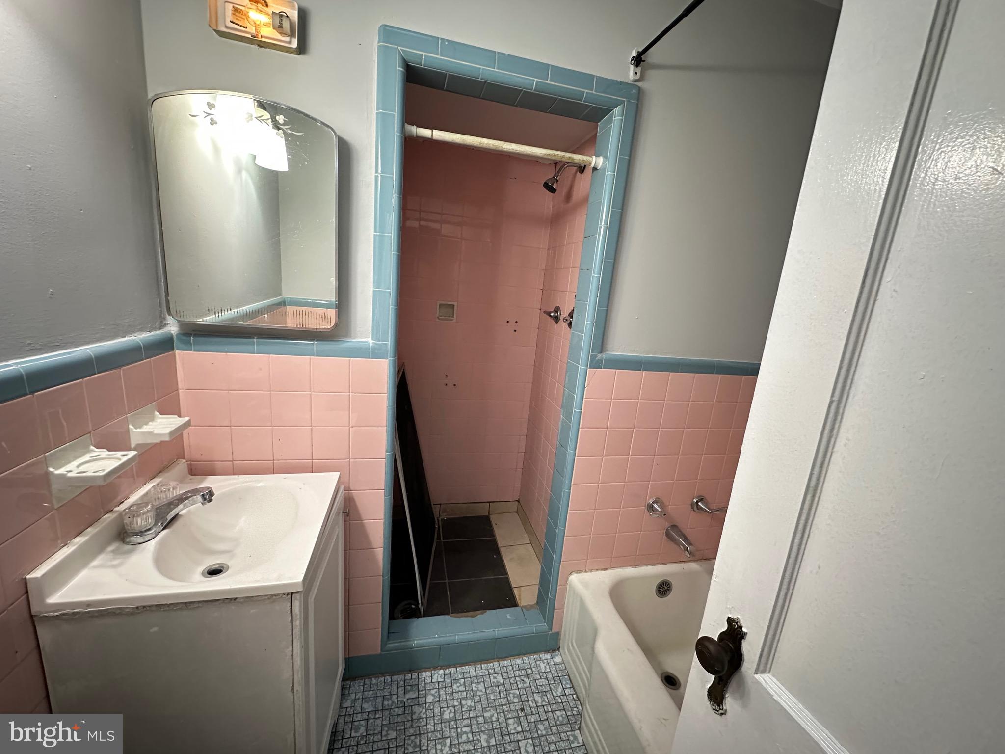 3237 Tyson Avenue Philadelphia, PA 19149 - Photo 9 of 10