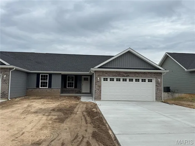 $274,900 | 278 Railroad Street, Moscow Mills, MO 63362