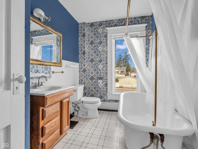 $215,000 | 422 East Main Street, Lebanon, IN 46052