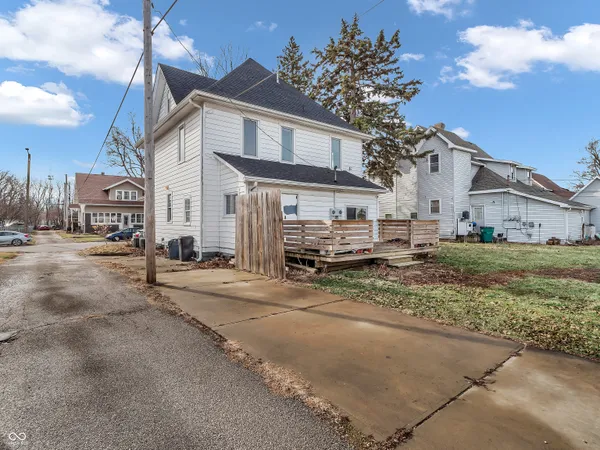 $215,000 | 422 East Main Street, Lebanon, IN 46052