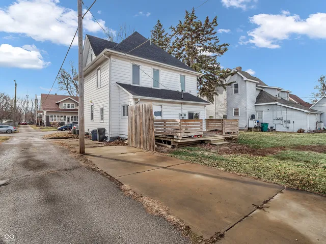 $215,000 | 422 East Main Street, Lebanon, IN 46052