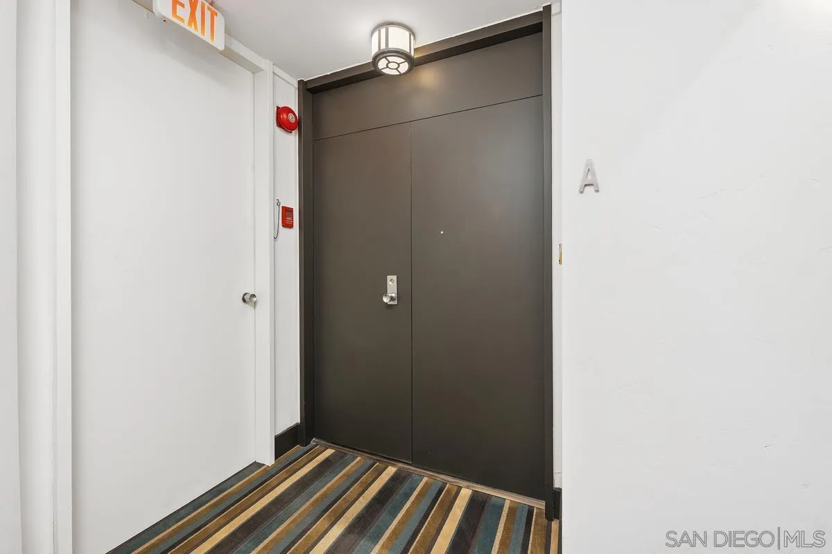 3535 1st Avenue, Unit 15A San Diego, CA 92103 - Photo 4 of 38 a bathroom with a shower