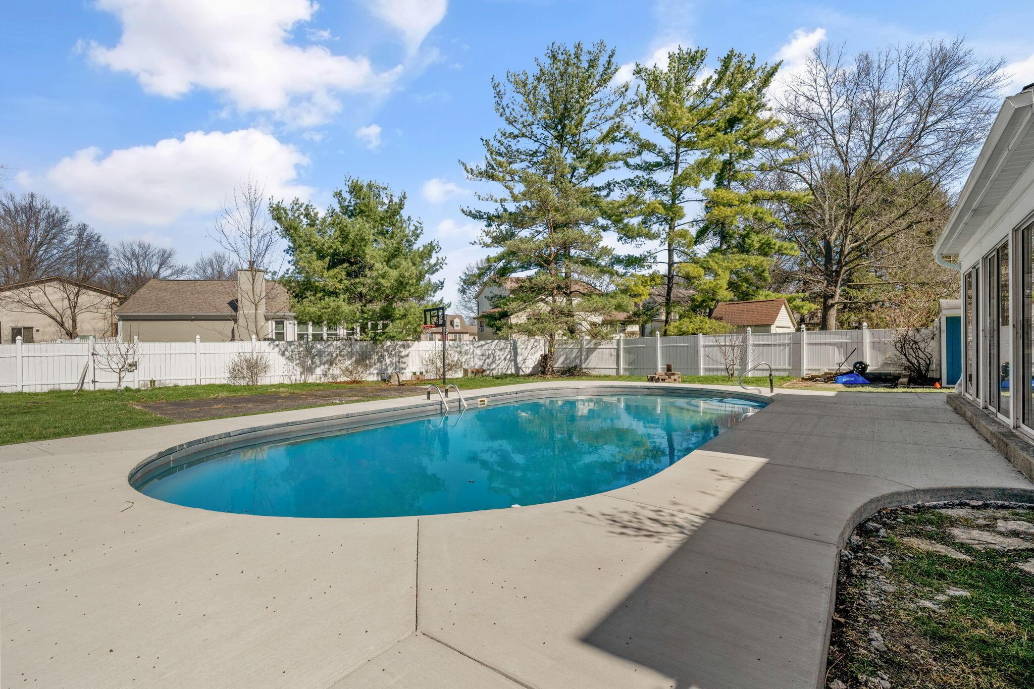 280 East Schrock Road Westerville, OH 43081 - Photo 57 of 72 In Ground Pool