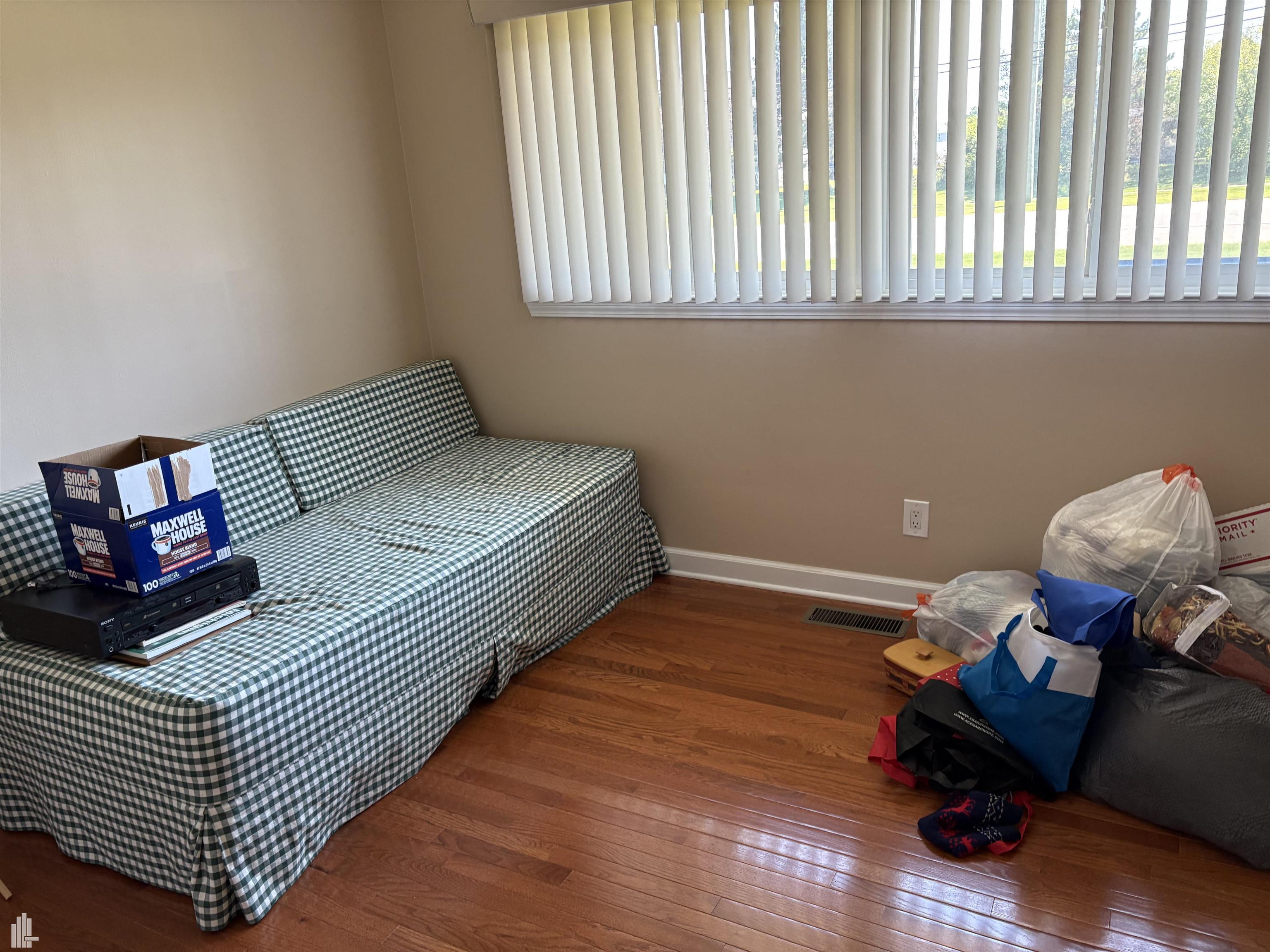 14867 21 Mile Road Utica, MI 48315 - Photo 14 of 44 Bedroom