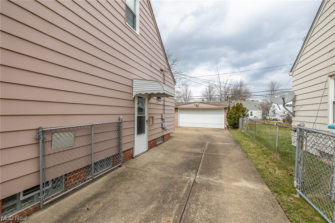 15409 Greendale Road Maple Heights, OH 44137 - Photo 30 of 33