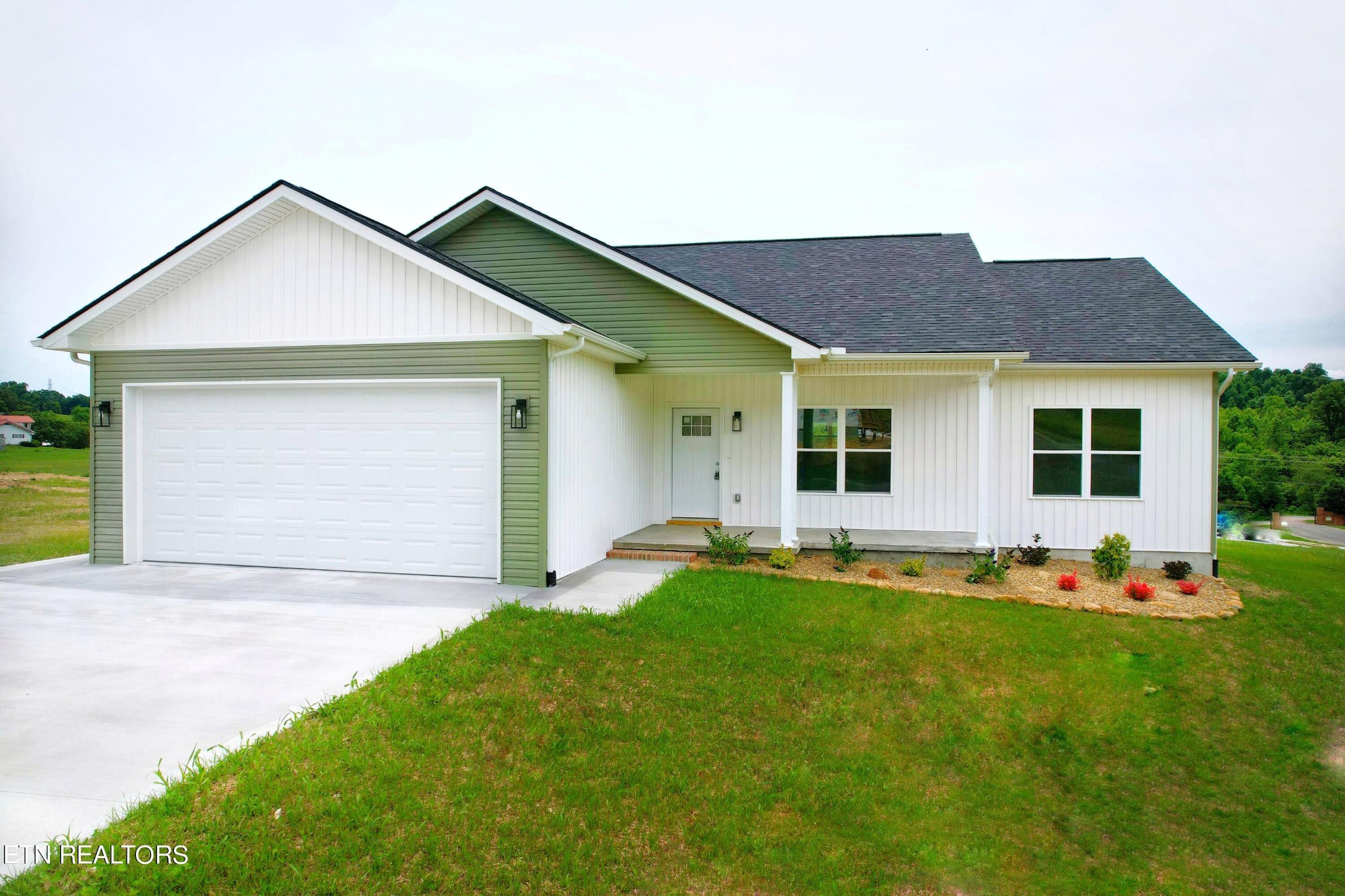 203 Splendor Way Parrottsville, TN 37843 - Photo 2 of 33 Gallery Image 2