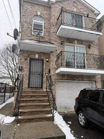 $2,600 | 537 South 18th Street, Newark, NJ 07103