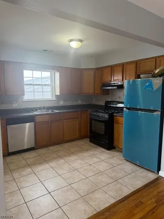 $2,600 | 537 South 18th Street, Newark, NJ 07103