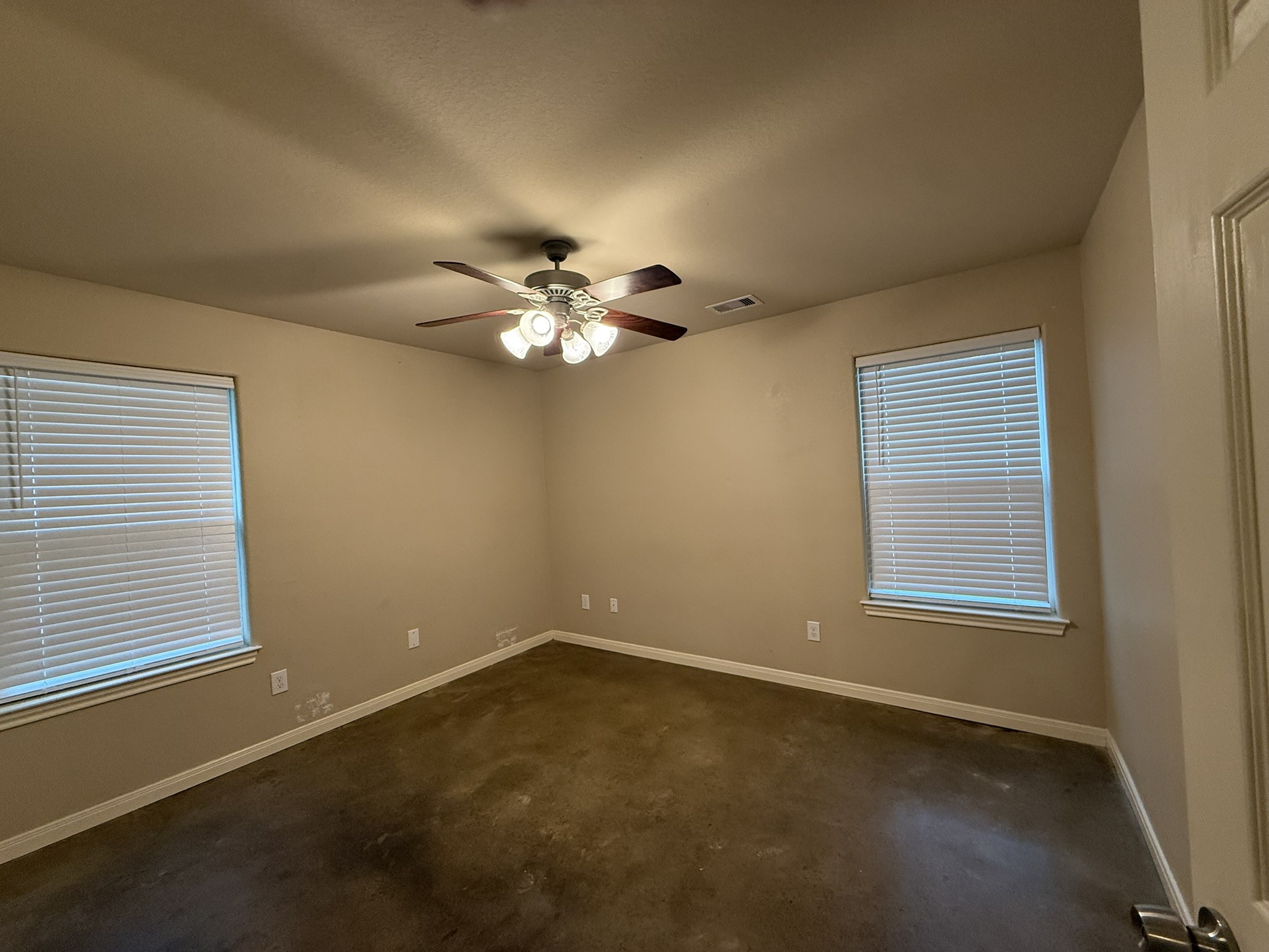 11817 13th Street Santa Fe, TX 77510 - Photo 11 of 23 Primary bedroom