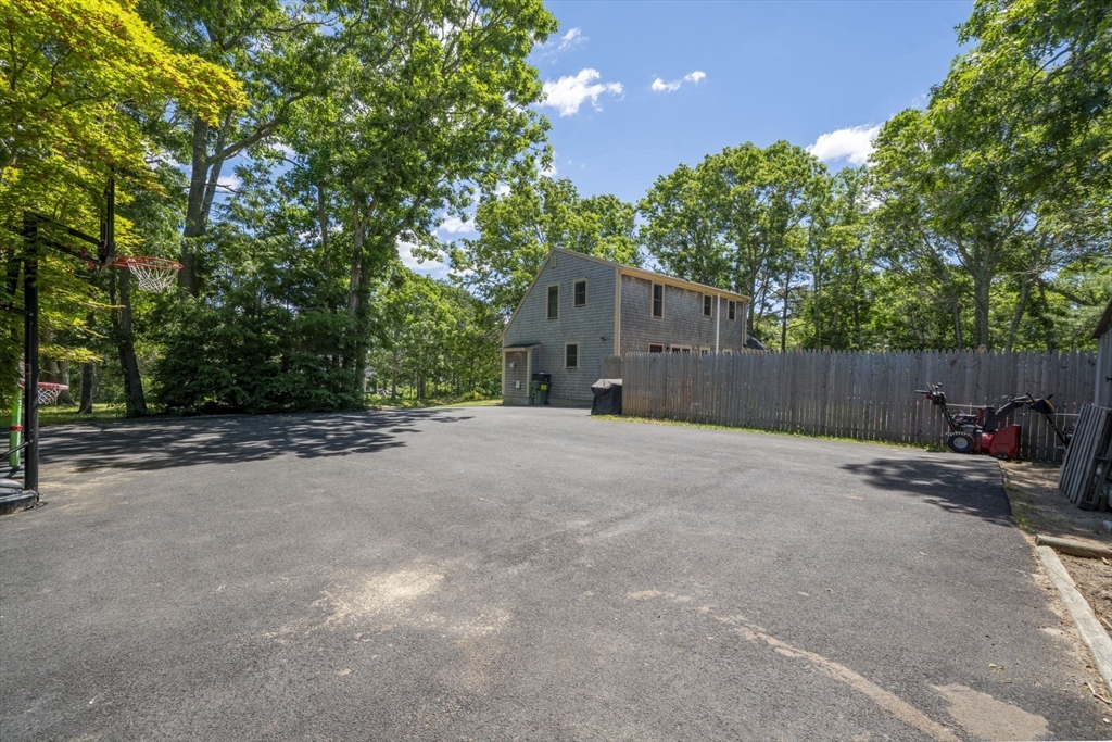 1 Pebble Path Sandwich, MA 02644 - Photo 4 of 41