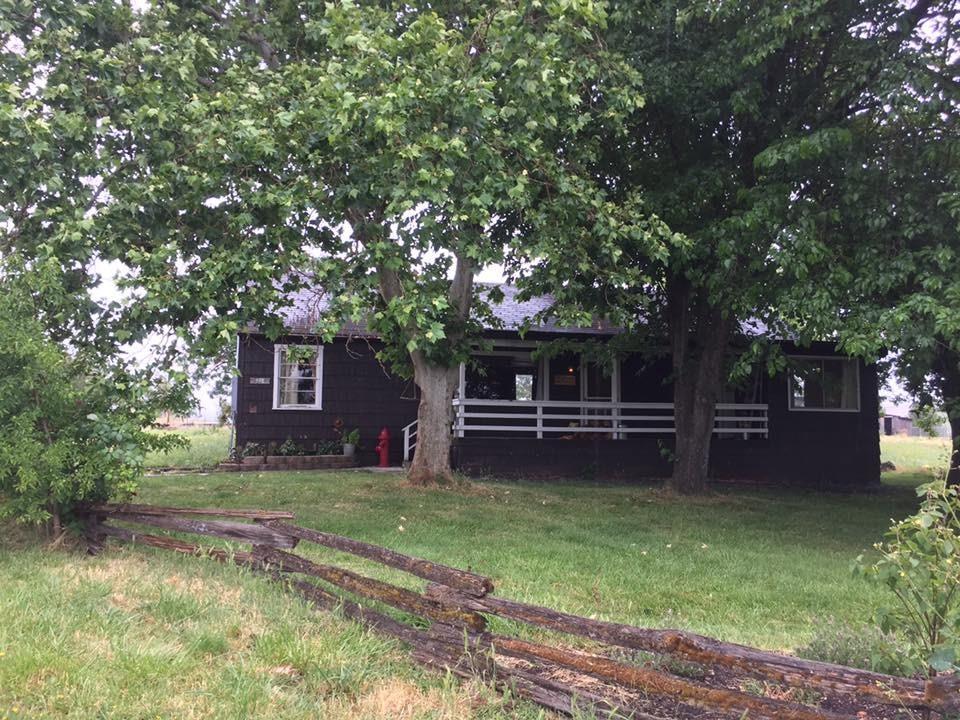 598 Barton Road Eagle Point, OR 97524 - Photo 3 of 14 Additional Photo