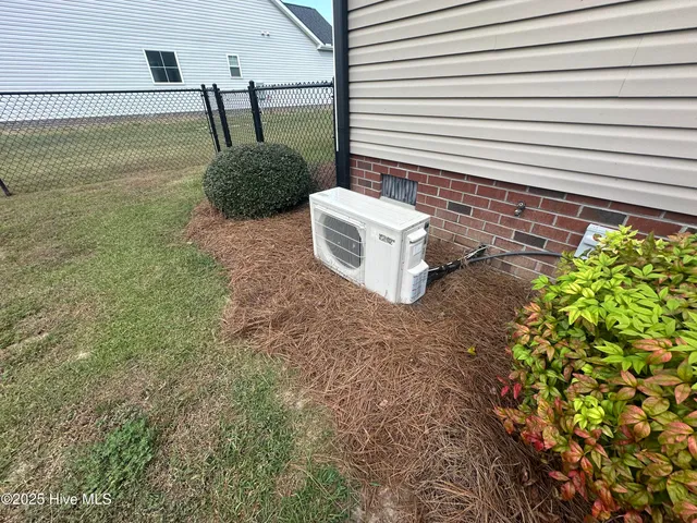 $319,900 | 3730 Huntcliff Drive, La Grange, NC 28551