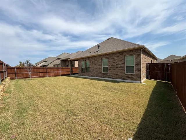 $2,350 | 3823 Tack, Aubrey, TX 76227