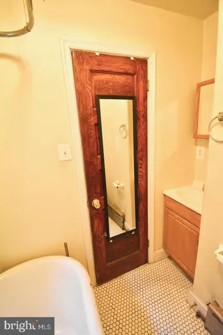 $900 | 247 West Rittenhouse Street, Unit 1D, Philadelphia, PA 19144