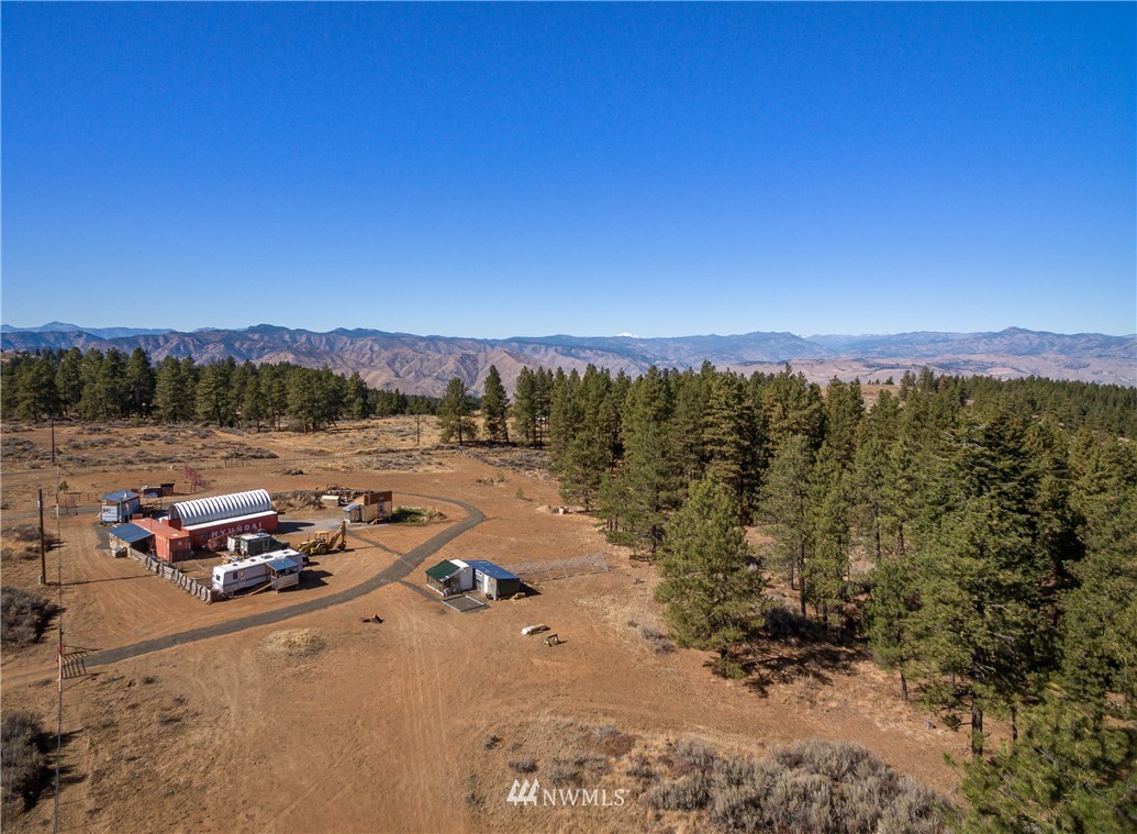 400 Hummingbird Road East Wenatchee, WA 98802 - Photo 3 of 36 Gallery Image 3