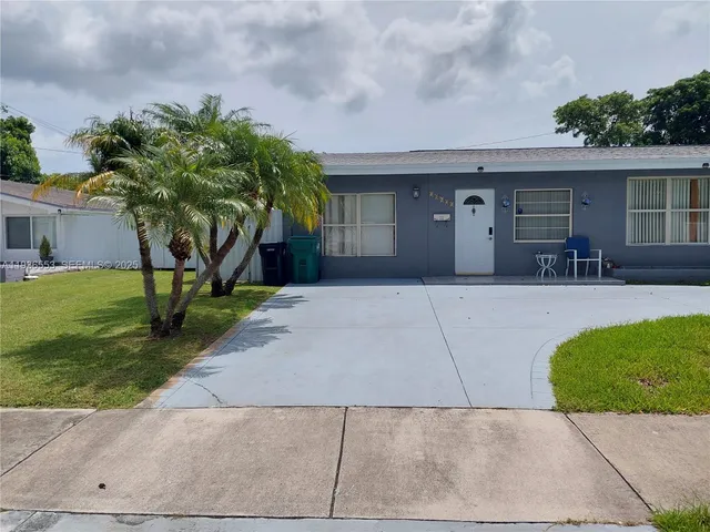 $1,300 | 18621 Southwest 97th Court, Cutler Bay, FL 33157