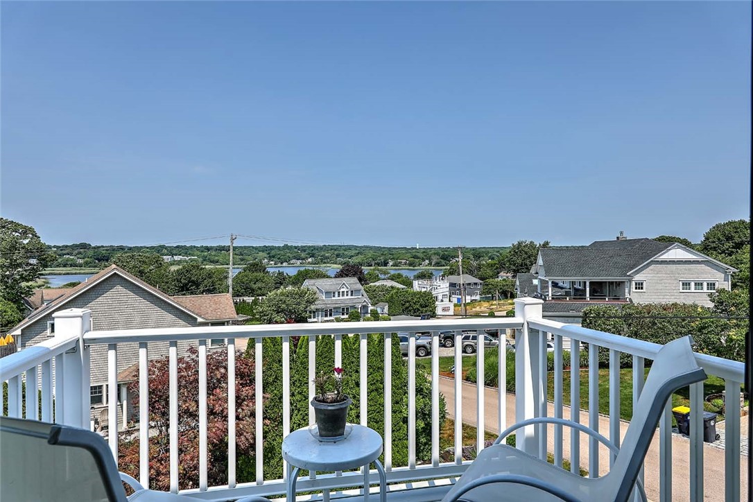 33 Withington Road Narragansett, RI 02882 - Photo 17 of 48
