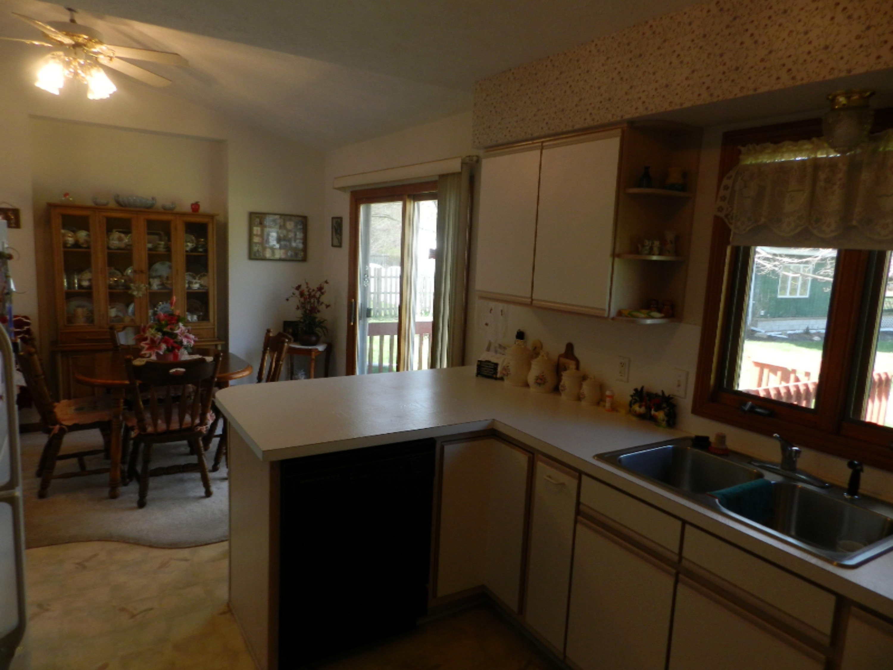 3415 Blackmer Road Ravenna, MI 49451 - Photo 4 of 5 Kitchen and Dining