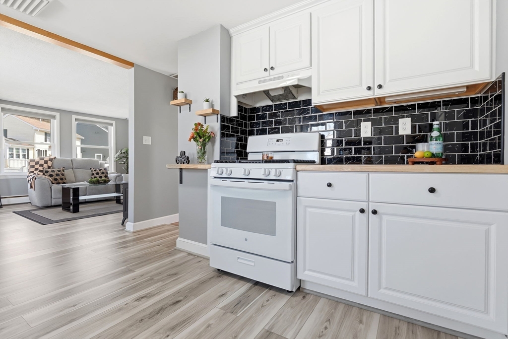 85 Riverbank Road Saugus, MA 01906 - Photo 5 of 26