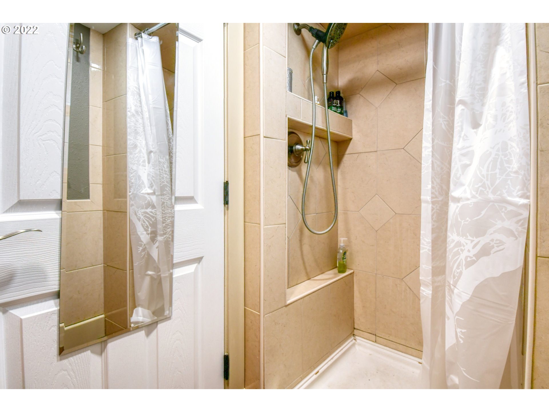 46383 Lloyd Road Pendleton, OR 97801 - Photo 24 of 32 a bathroom with a shower