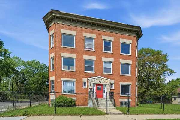 $1,800 | 7056 South Parnell Avenue, Unit 3N, Chicago, IL 60621
