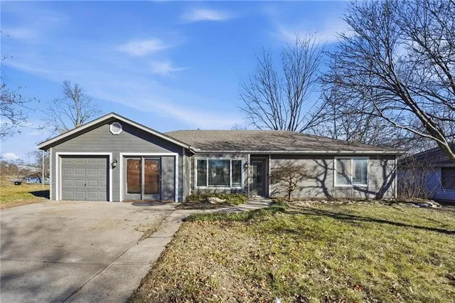 $275,000 | 1201 Maple Lane, Pleasant Hill, MO 64080