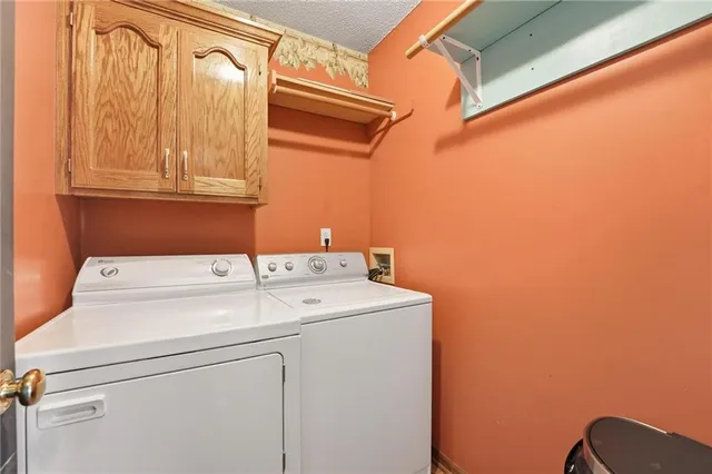 $275,000 | 1201 Maple Lane, Pleasant Hill, MO 64080